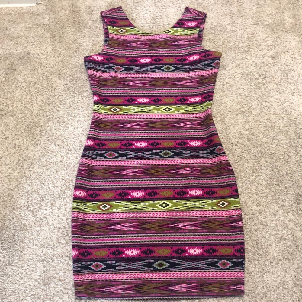 📦 🚚 EVERYTHING MUST GO! Tribal Print Dress | S